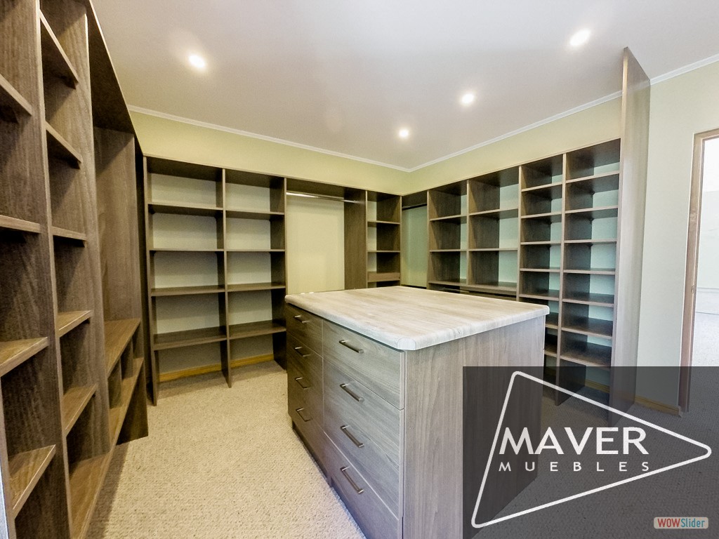 MAVER Muebles Walkin closet en melamina madera walnut 18 Calera de Tango