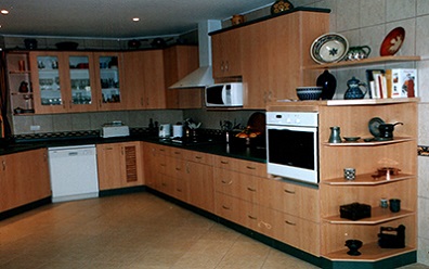 Muebles de cocina98 a medida en Curacaví, uno de los primeras trabajos, fotografia tomada con una cámara Zenit reflex, Santiago de Chile