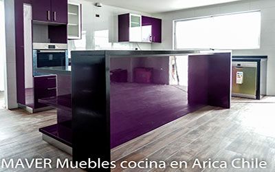 Muebles de cocina39 cubierta de cuarzo negro instalada en Arica